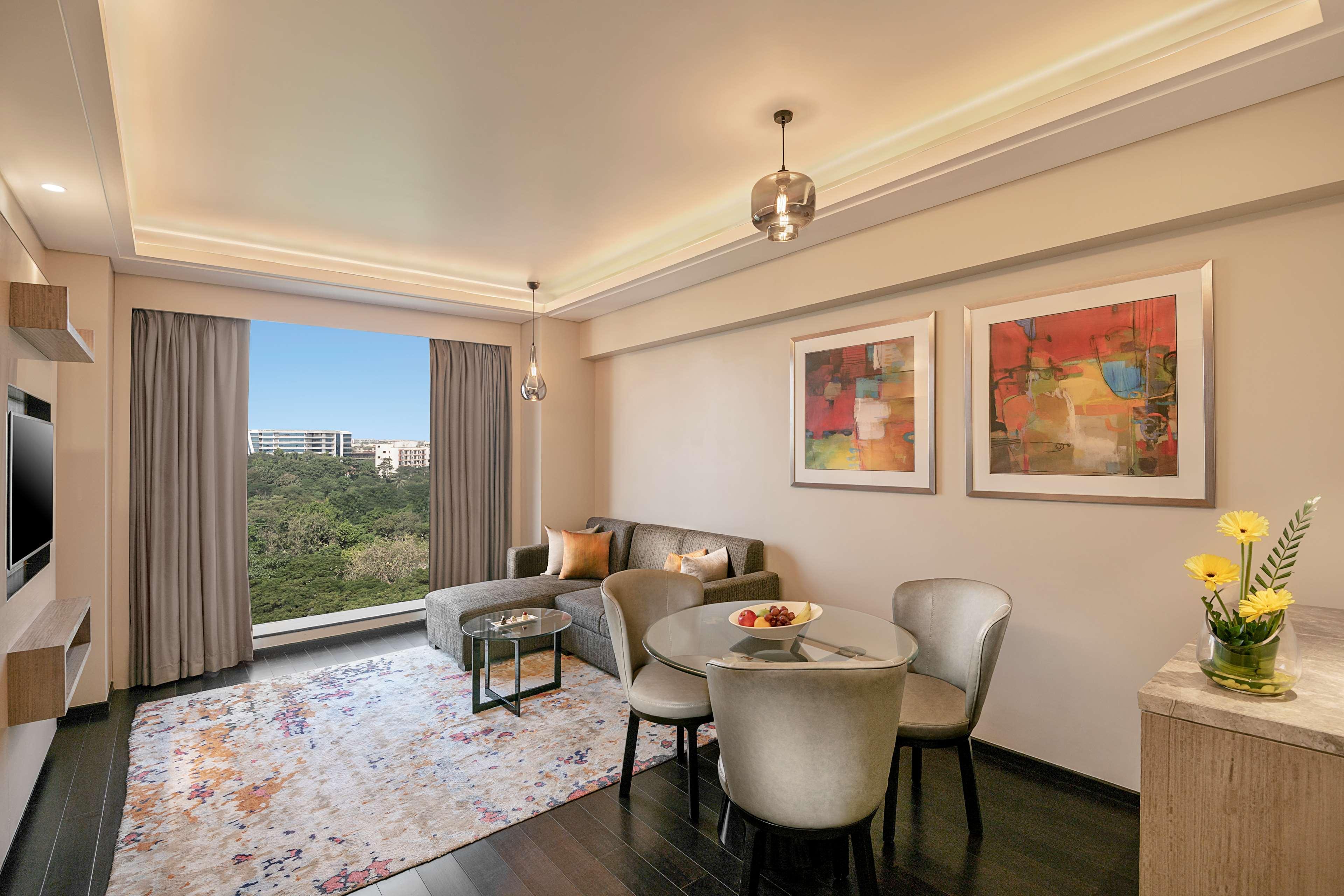 Radisson Andheri Midc 5*